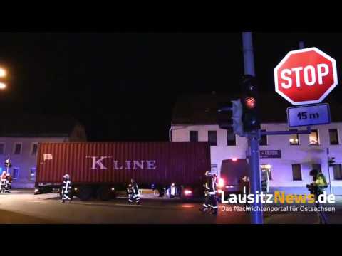 Königswartha - Sattelzug kracht in Transporter - 2 Schwerverletzte