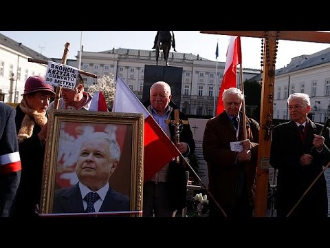 احياء الذكرى السابعة لمقتل الرئيس البولندي السابق ليخ كاتشينسكي على اثر تحطم طائرته