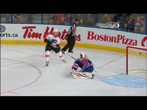 Michael Raffl wins it in the shootout