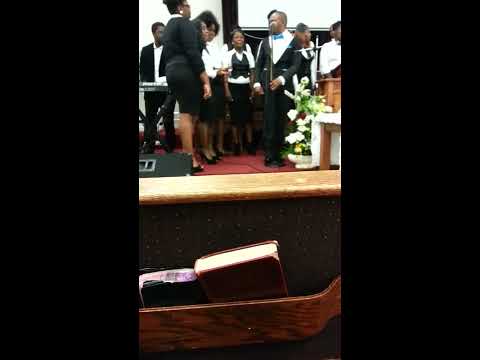 Leve men'w devan majeste.