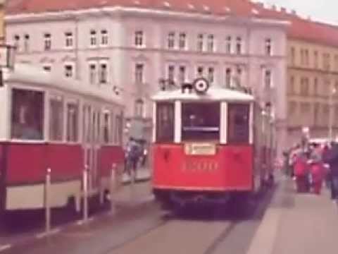 Příjezd historické tramvaje na Náměstí bratří Synků