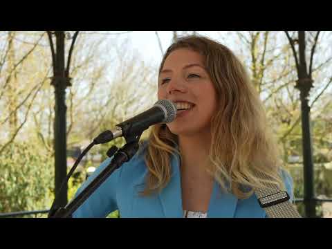 Walk The Moon - Shut Up And Dance (Cover Sylvia Aimee, bruiloftmuziek)