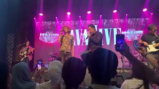 Download lagu Kau Yang Terindah - Java Jive (Live Performance at Fame Station Reunion) mp3
