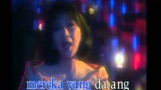 Download lagu Kupu Kupu Malam - Titiek Puspa mp3 Download lagu Kupu Kupu Malam - Titiek Puspa mp3