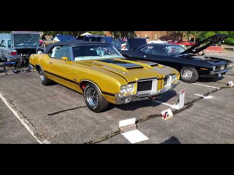1971 Oldsmobile 442 "W30" Convertible.