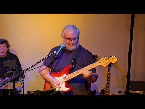 I Hear You Knocking (Cover)