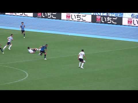 横浜FCクレーベ選手が谷口選手に危険なタックル！終始フロンターレが攻め続けて前半終了！