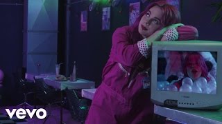 GIRLI - Feel OK (Official Video) ft. Lethal Bizzle