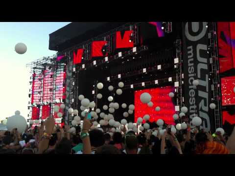 Kaskade & EDX vs. Tiesto & Hardwell vs. Marco V - Angel On My Reaver 76 @ Ultra Music Festival 2011