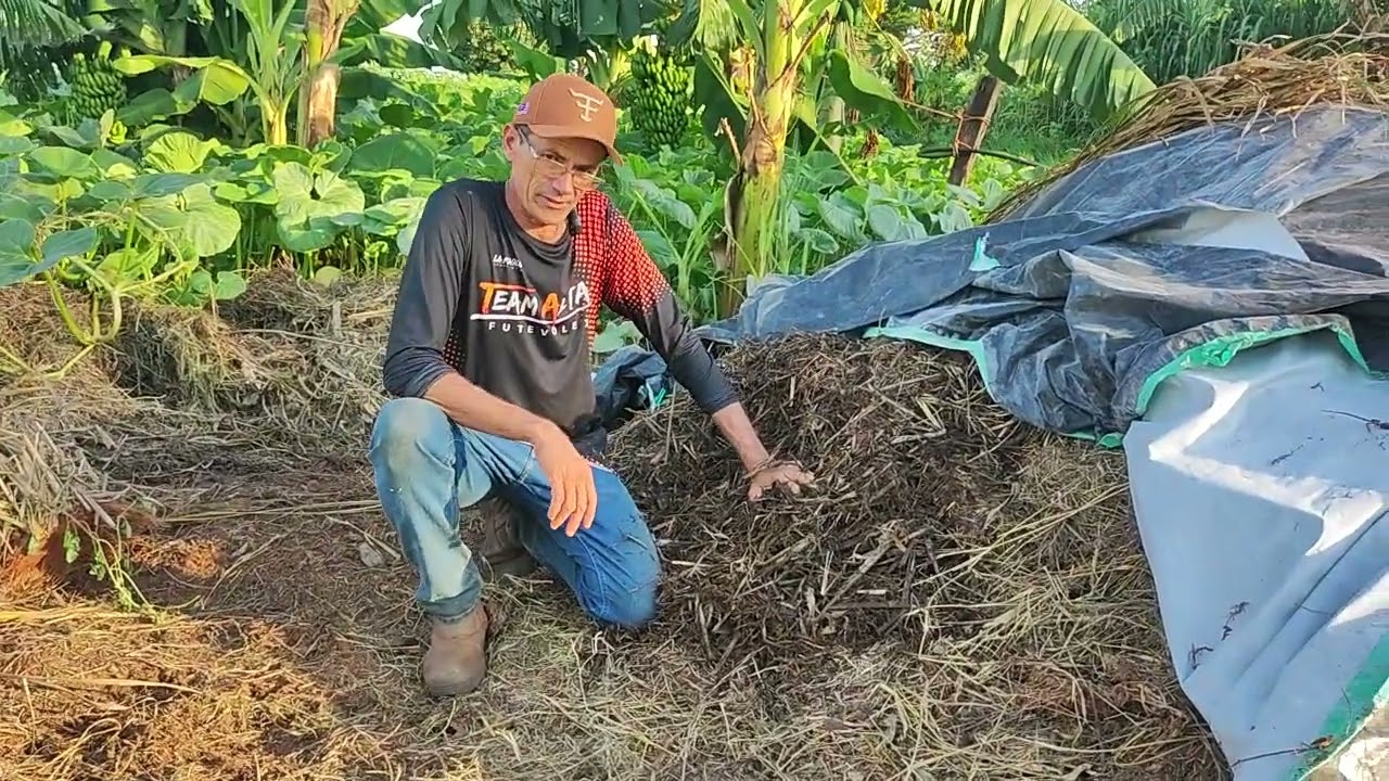 Horta Natural 🌱 Como e Feito  a Compostagem de Capim