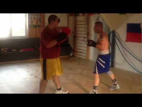 Boxverein in Stuttgart - Pratzentraining bei Lensis