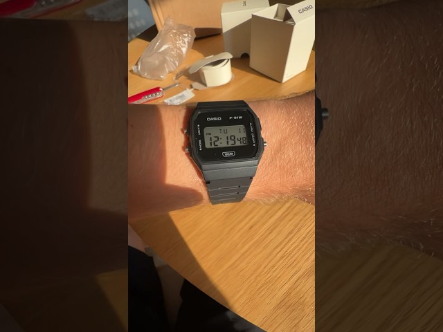 Vídeo relacionado con CASIO Reloj Deportivo Casual F91W-1, Negro, Correa