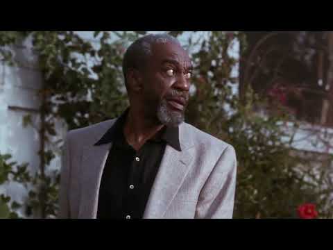 "The Bodyguard" Costner throwing knives