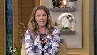 Vanessa Williams’ Grandma Nickname Is “Mumsy”