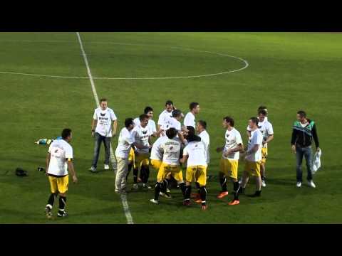 Trainer des SV Hall wird gefeiert - Wir sind MEISTER!!