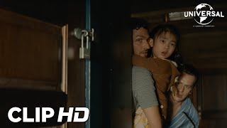 Clip - Eric ataca a Sabrina mientras Andrew y Wen intentan escapar