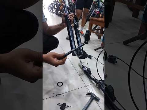 Rock shock suspension with thru axle🔥🚴 #cyclinglife #cycle #fitness #mountainbiking