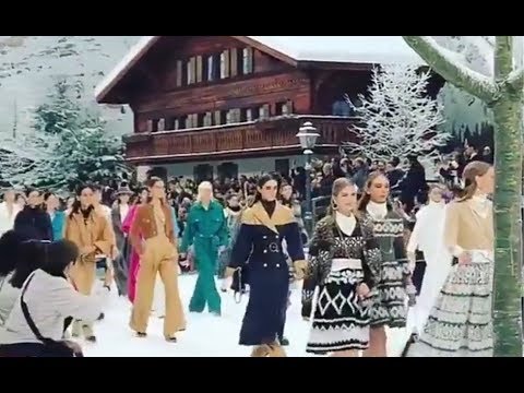 Chanel Fall Winter 2019-2020 Fashion Show Paris