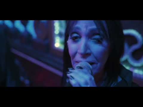 Roberto Serafini feat.Viola Valentino - Sei una bomba (festa) - Official video