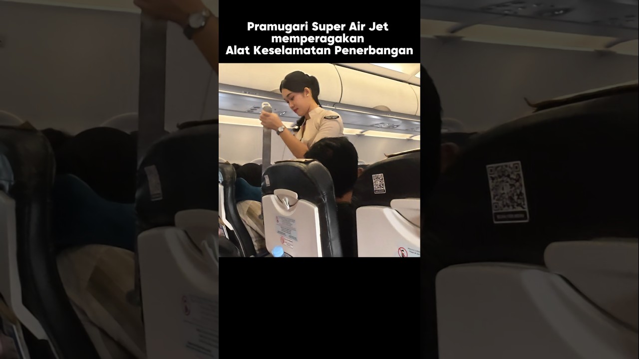 Pramugari Super Air Jet memperagakan Alat Keselamatan Penerbangan #shorts