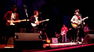 Grand Parade - John Evans joins Hayes Carll