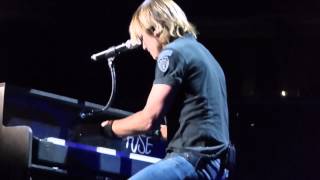 "Keep on Lovin' You" - Keith covers REO Speedwagon in Springfield on Oct. 20th, 2013