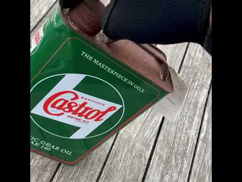 Vespa Patina Rost Öldose oilcan rust