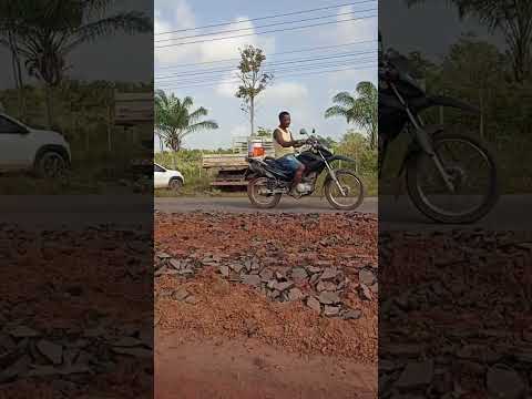 serviço de hoje removendo asfalto ruim para colocar um novo na MA 006 em Mirinzal Maranhão 🇧🇷