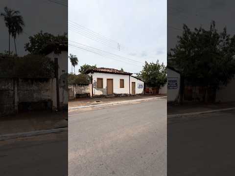 Encontrei um antigo casarão a venda em Hidrolandia Goiás