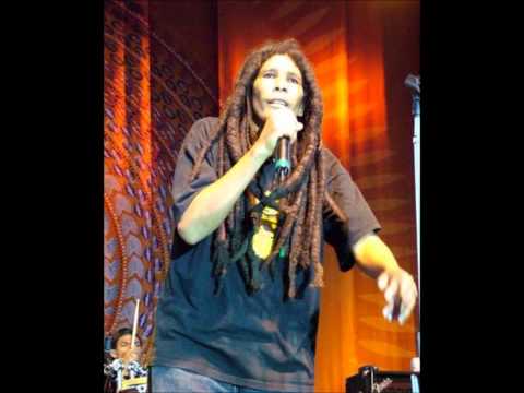 Nasio Fontaine Wolf Catcher (Street Corners) .wmv