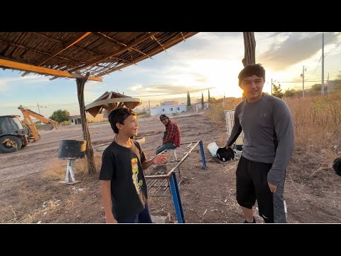 WE PUT A RETRO MACHINE IN THE LAND OF DREAMERS 🚜👷🏼‍♂️ / Grillo La Duda