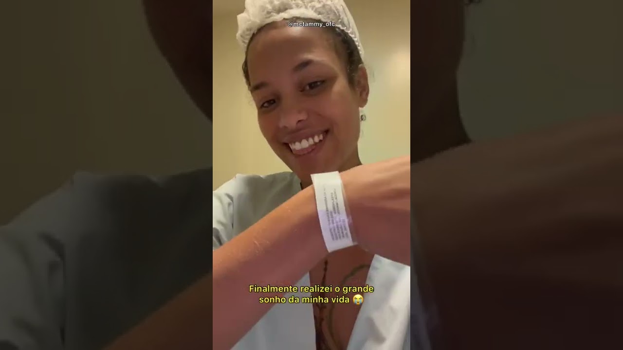 Watch Now O dia que fiz cirurgia de silicone 400 ml O dia que fiz cirurgia de silicone 400 ml