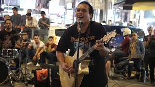 Download lagu ✅ NOSTALGIA DARI PENGAMEN SENTUHAN.. // KU TAK AKAN BERSUARA(NIKE ARDILLA) mp3