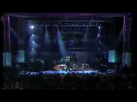 Fugees & NAS - Fu-Gee-La, Ready Or Not & If I Ruled The World live