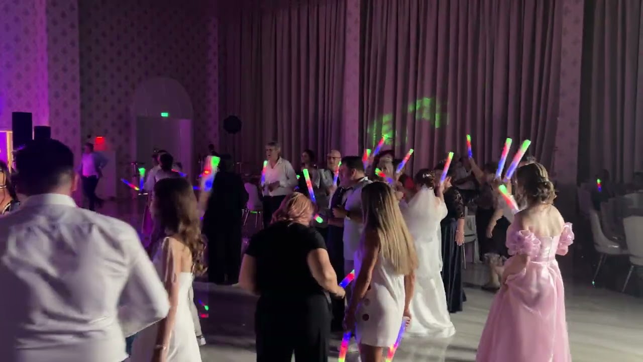 Catalina & Vintage Orchestra -  Felicita