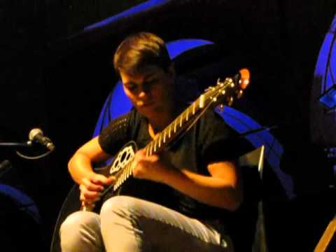 8/15 Kaki King - Doing The Wrong Thing @ BOtanique 3.0, Bologna, Italy (03/07/2012)