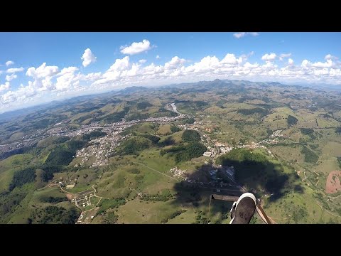 Vôo de Parapente / Pousei no Parque Municipal de Pádua RJ / Decolagem Serra da Prata / Entubado