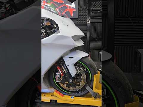 Angry 2025 Kawasaki ZX10R on the dyno!