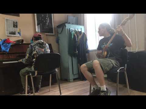 Mengi Mongush and Robert McLaughlin - Tuvan Throat Singing in Kyzyl 2017