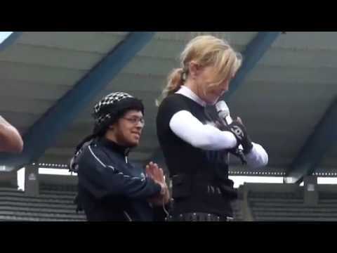 Madonna amazing soundcheck MDNA Brussels 2012