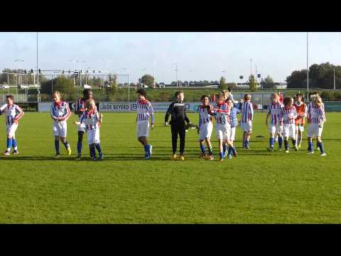 00001 Voetbal Oriyomi overwinning op FC Bergen