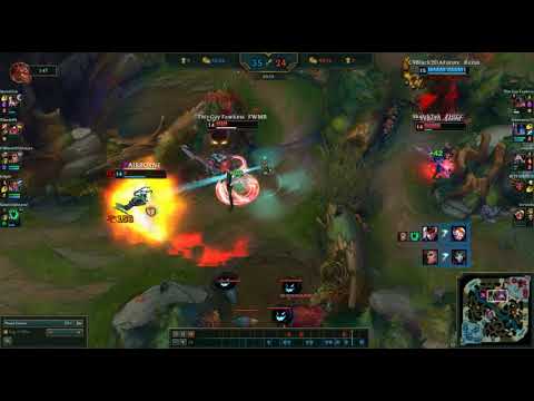 Thresh Chains up Aatrox and shows him who's daddy