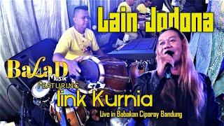 Download lagu Lain Jodona - Balad Musik X Iink Kurnia || Sugriwa Sound System ( Live Babakan Ciparay ) mp3
