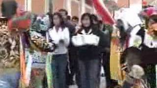 preview picture of video 'Los Negritos Trasladando las Ropas del Niño Jesús. 2007. Llata, Huamalíes, Huánuco.'