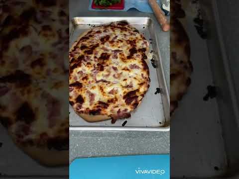 BLT Pizza - A Cheesy Nutrition Creation