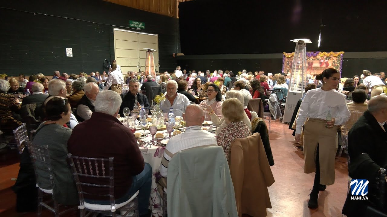 190 mayores disfrutan de la comida de Navidad