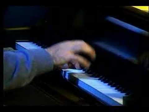 Pietro De Maria plays Scarlatti (vaimusic.com)