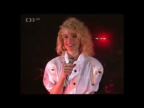 Iveta Bartošová - Když láska schází (1988) (HD)