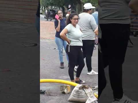 la municipalidad de Famailla ,Tucumán , derrama líquidos cloacales en la calle