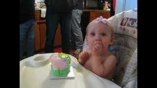 River's 1st birthday..yummy cake